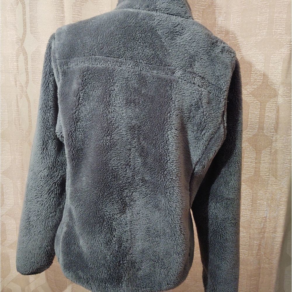 Eucfuda Gray Reversible Chevron Pattern Faux Fur … - image 5